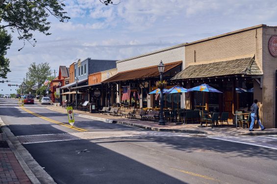 Street view of a main street in Roswell, Georgia.